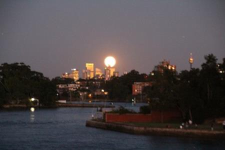 sydney at night full moon