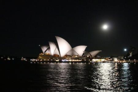 sydney at night opera house